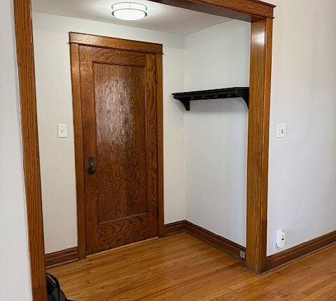 2nd image of 1632 W Nelson St #2W