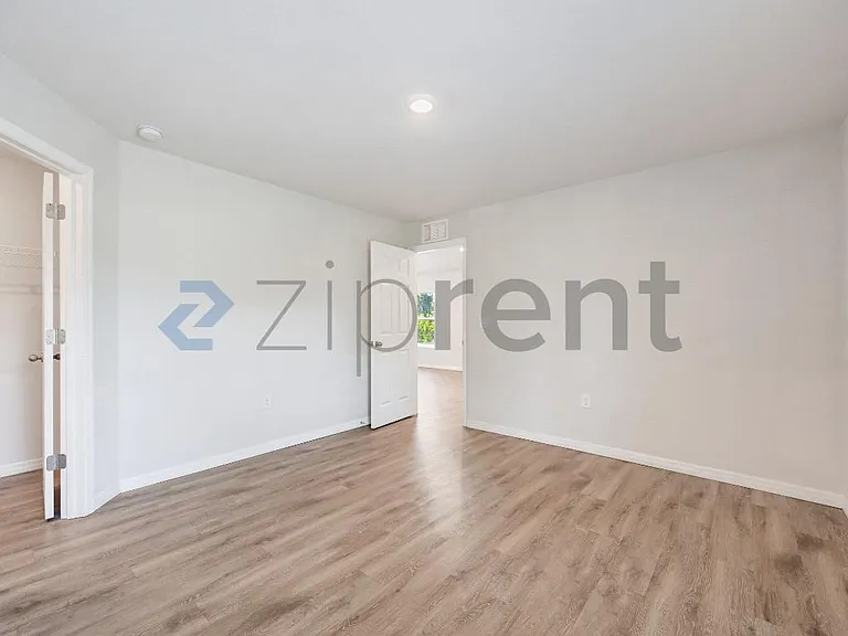 12009 Henley Ave #12009 — Photo 12