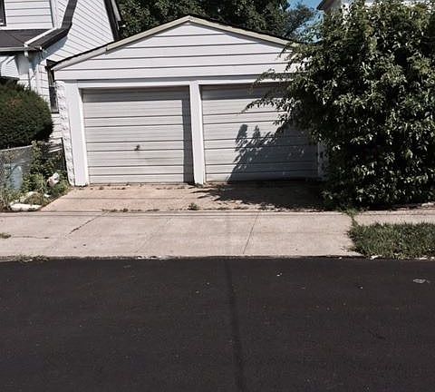3rd image of 11026 169th St