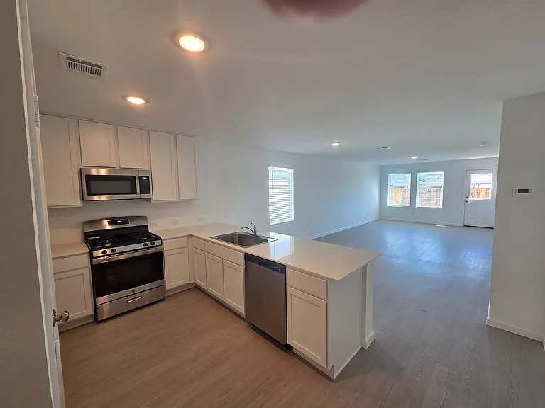 10628 Aqueduct Crk — Photo 3