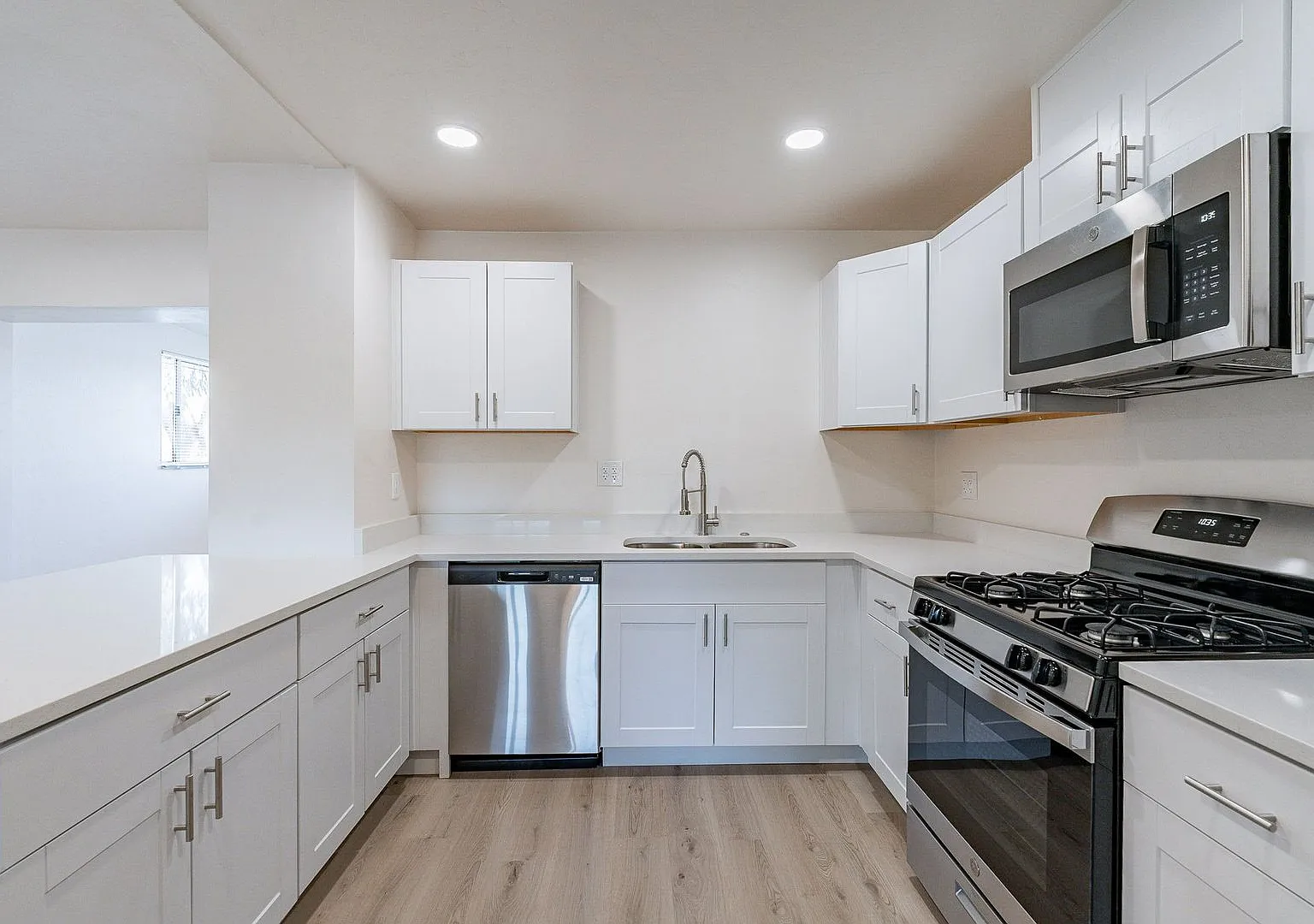315 & 317 E. Lester St. — Photo 4