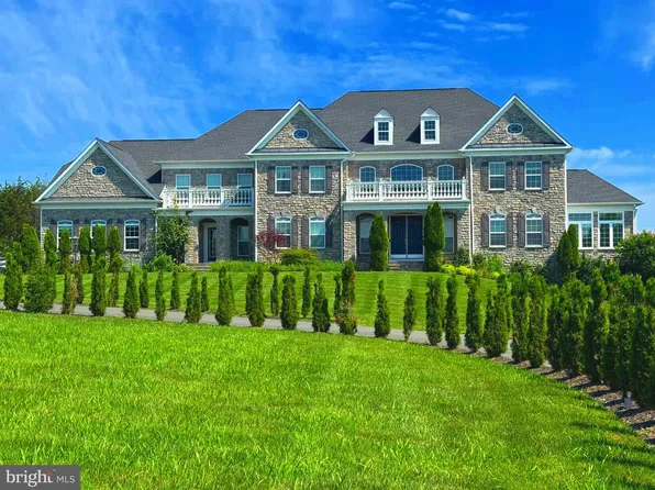 6523 Tack House Trl, Centreville, VA 20120