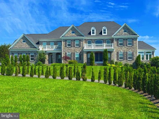 6523 Tack House Trl, Centreville, VA 20120