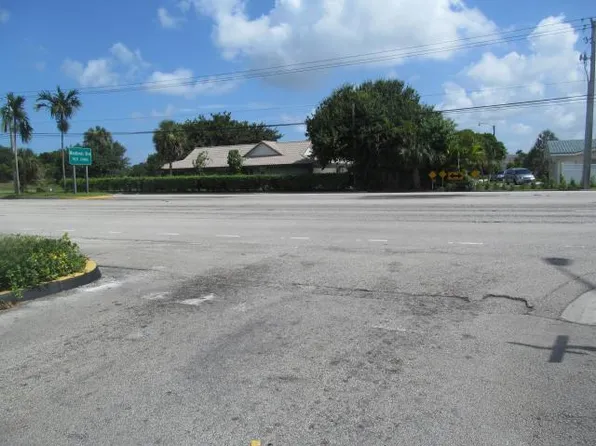 39 Ann Lee Ln, Tamarac, FL 33319