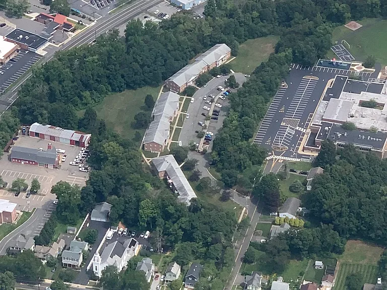 Clinton Gardens — Photo 11