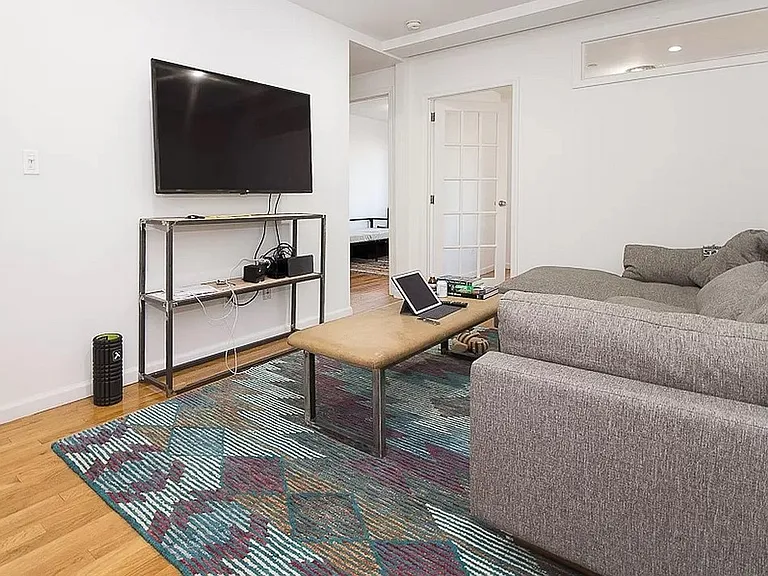 424 E 10th St #2B — Photo 5