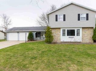 414 S Good Hope Rd, De Pere, WI 54115