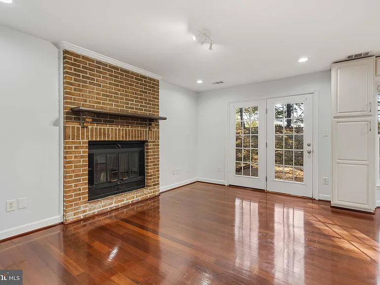 2621 John Milton Dr — Photo 18