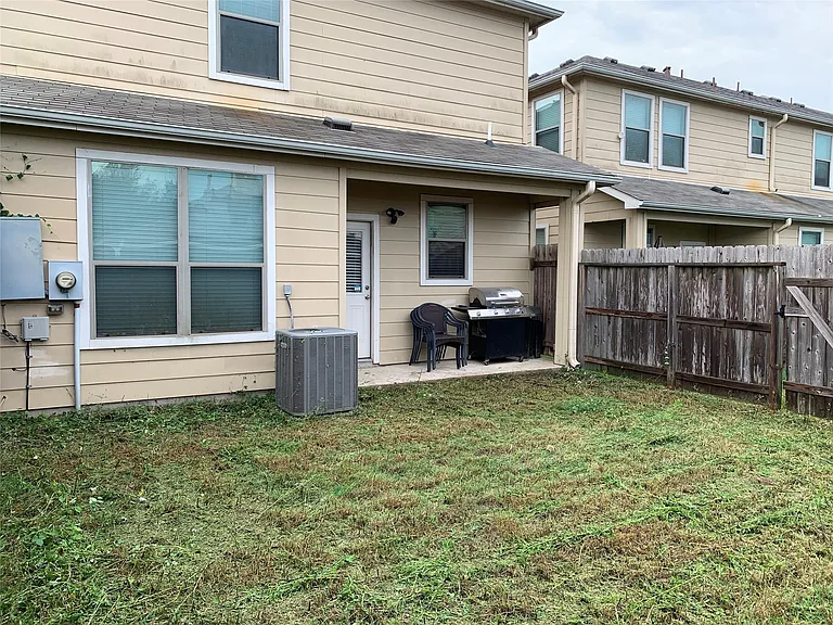17038 Wilthorne Gardens Ct — Photo 24