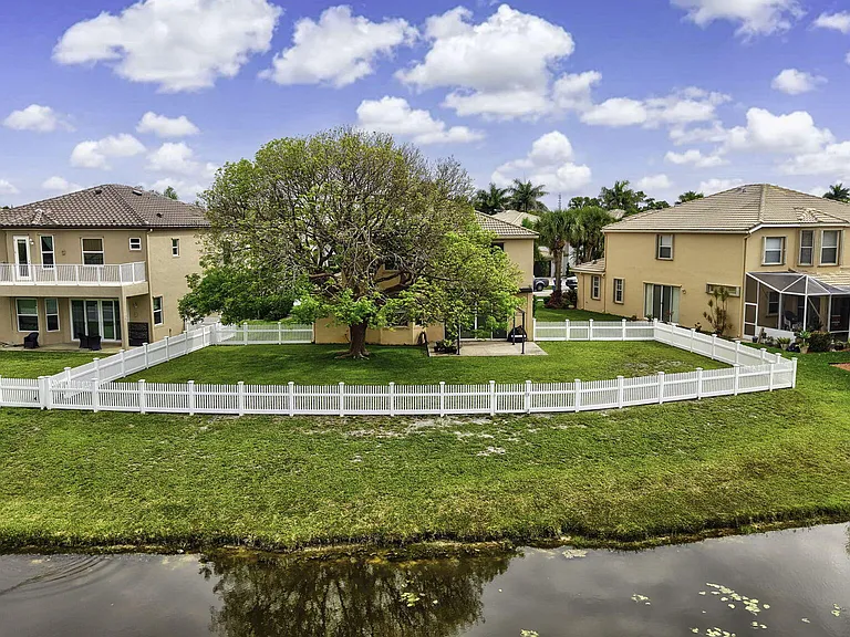 2753 Misty Oaks Cir — Photo 47