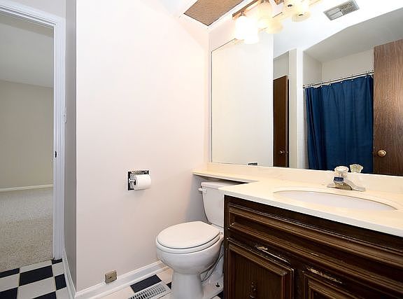 5th image of 3 Buttonwood Ct
