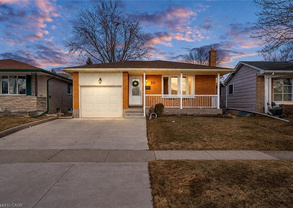 1st image of 10 Brookside Cres
