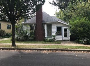 40 S 2nd St, Zionsville, IN 46077
