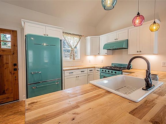 5th image of 1415 Calhoun Rd