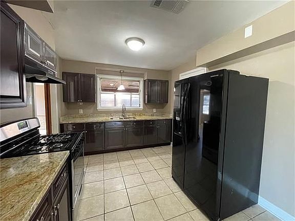 4th image of 1255 Southlawn Blvd