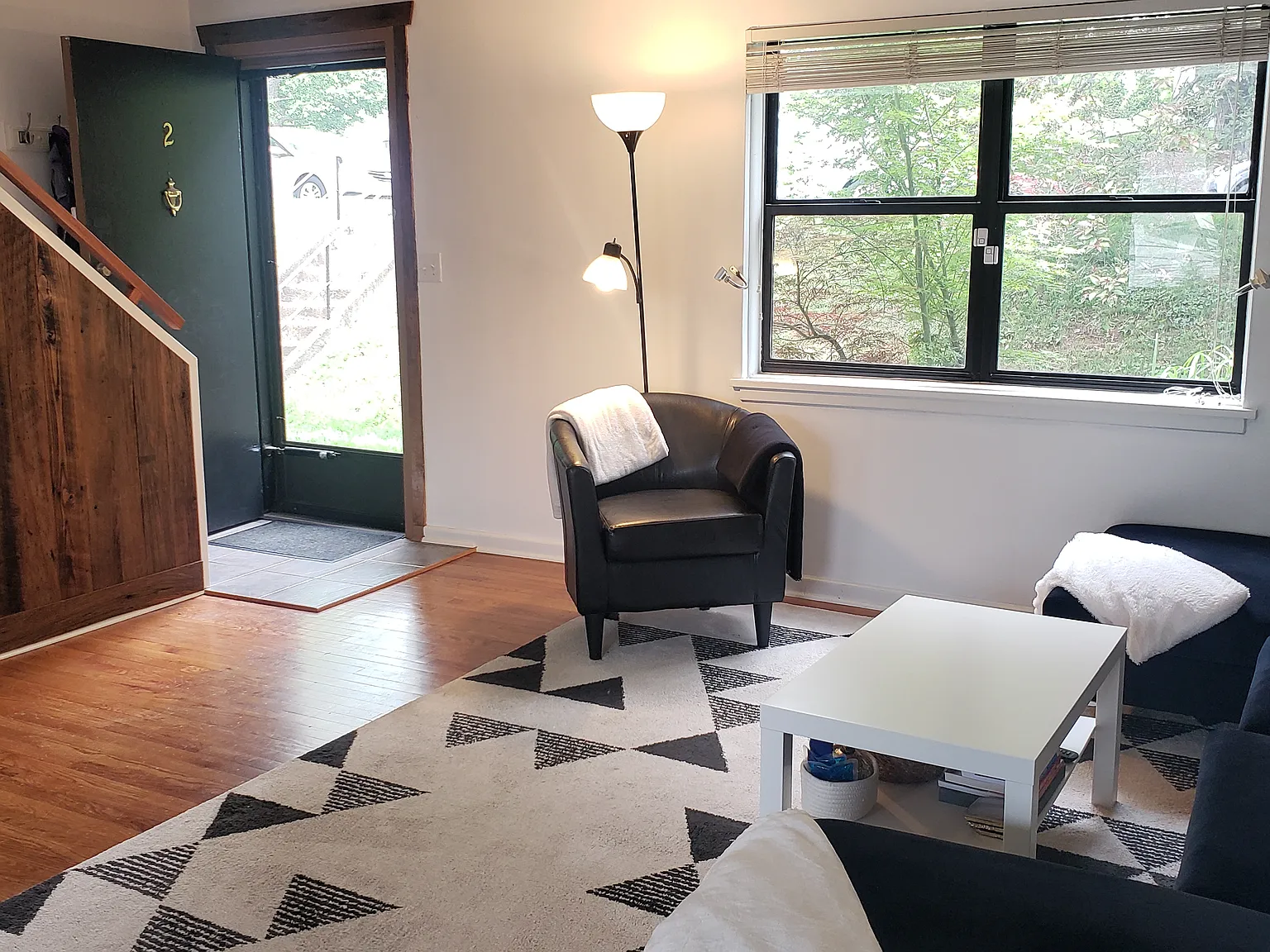 2 bed, 900 sqft, $1,600 — Photo 2