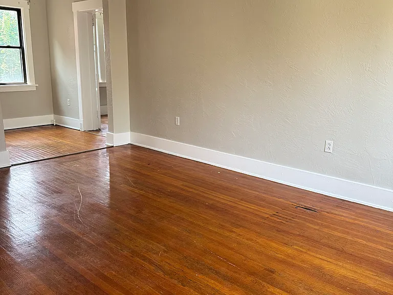 2816 Broadway Ave #K — Photo 4