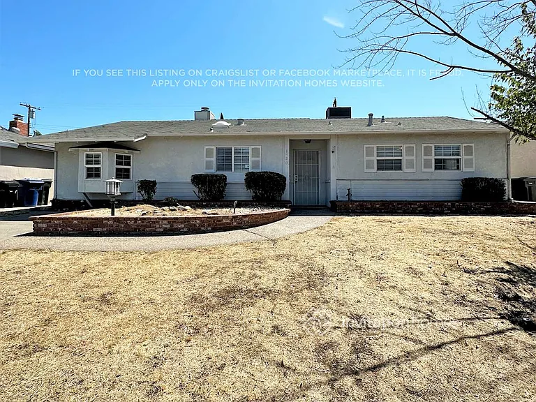 1520 Gladstone Dr — Photo 2