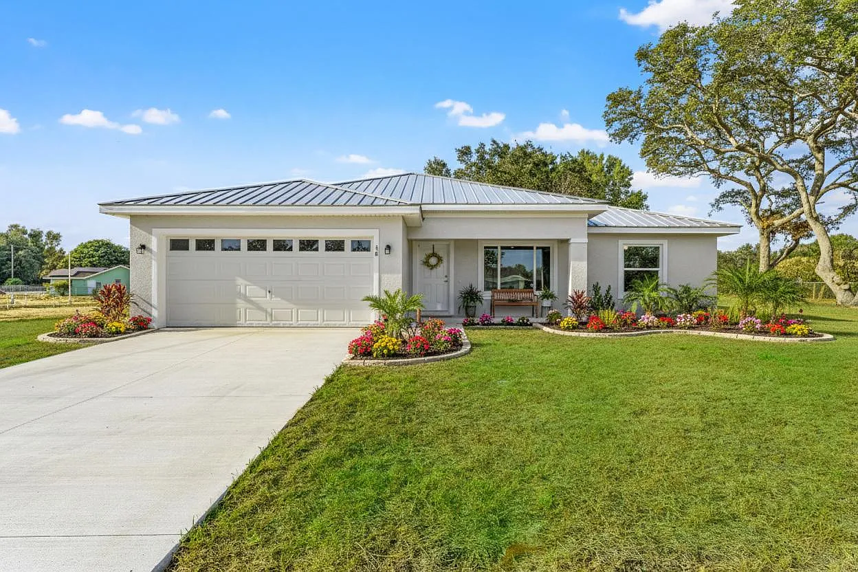 301 Fisher Way — Photo 1