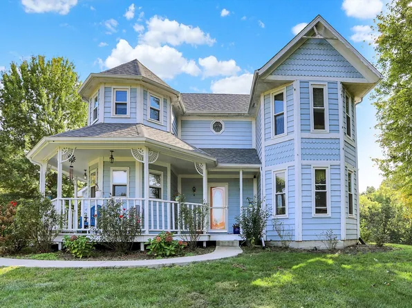 2025 Deer Lake Dr, Martinsville, IN 46151