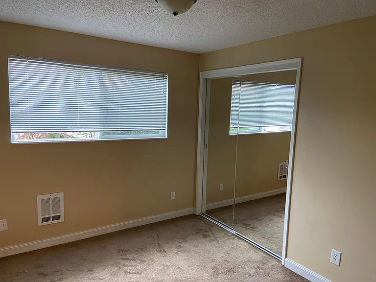 2118 Colby Ave #2 — Photo 6