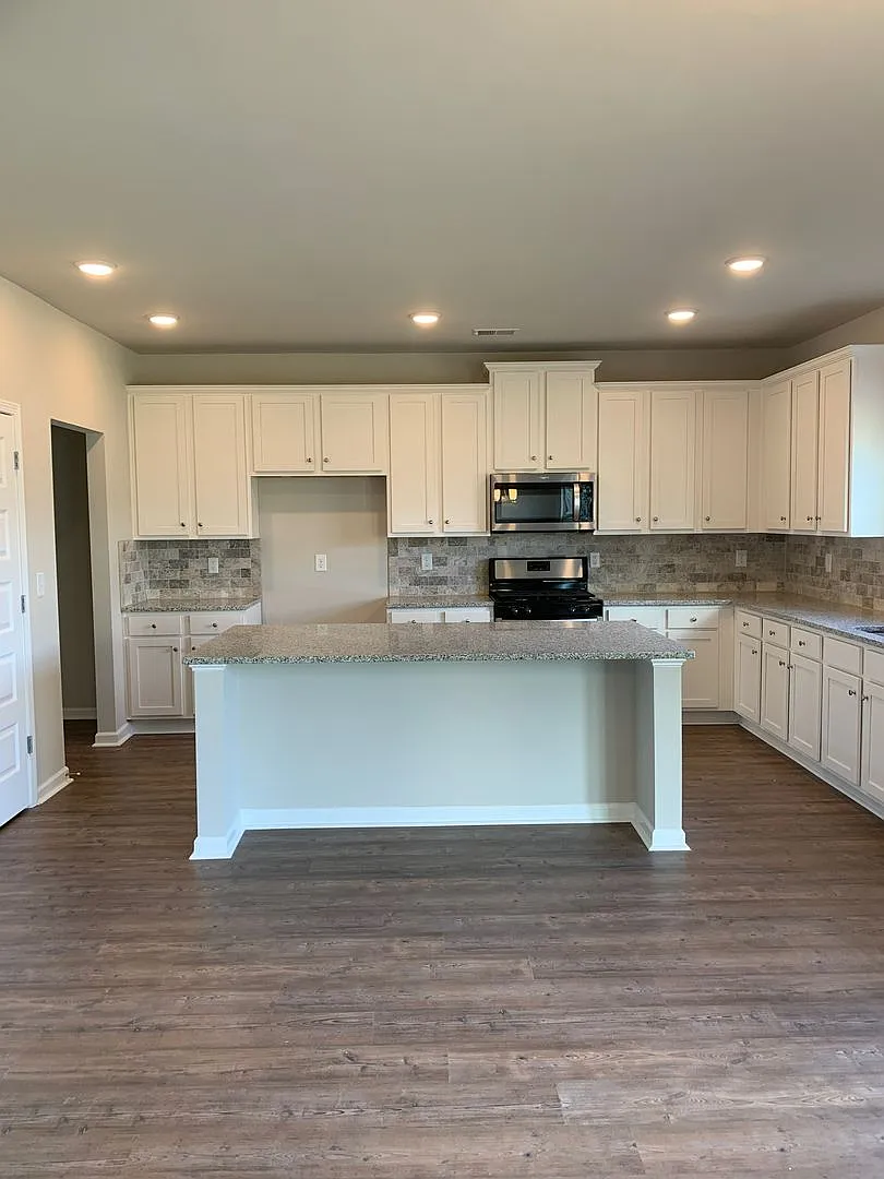 4 Bedroom Home in Lithonia! — Photo 3