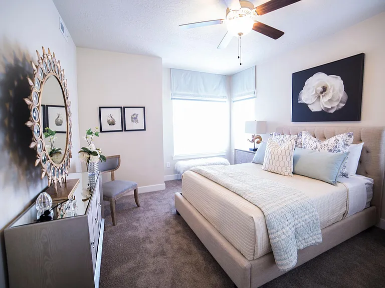 Draper Village Apartments — Photo 2