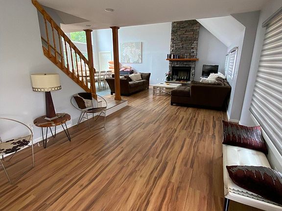 2nd image of 7 Carole Dr