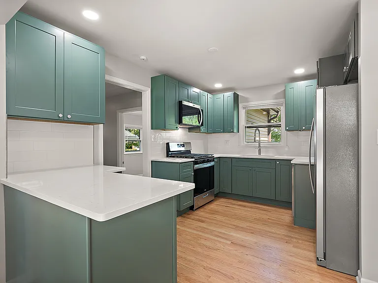 11920 S 74th Ave — Photo 12