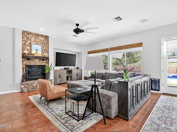 5th image of 3420 S HOLGUIN Way
