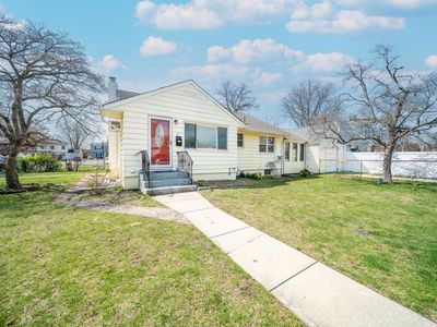 2 Ferndale Drive, Hicksville, NY, 11801