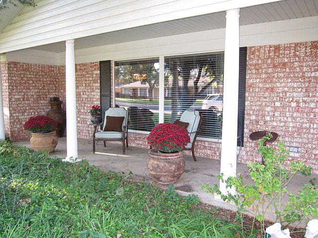 1st image of 2806 Stutz Dr