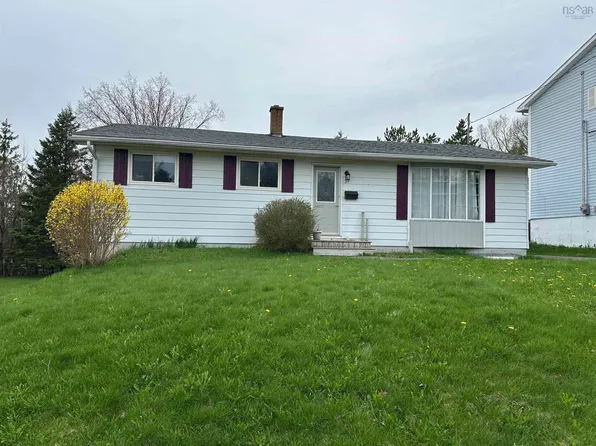 32 Greening Dr, Antigonish, NS B2G 1R2