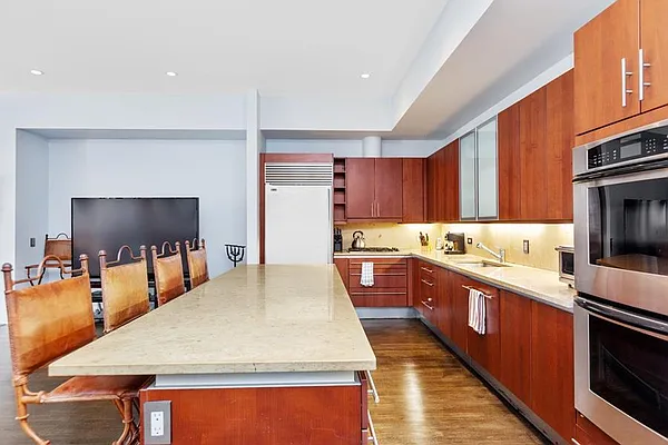 Rented by Domus Realty | media 16