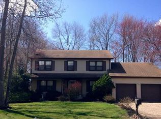 5 Willow Ridge Ct, Matawan, NJ 07747