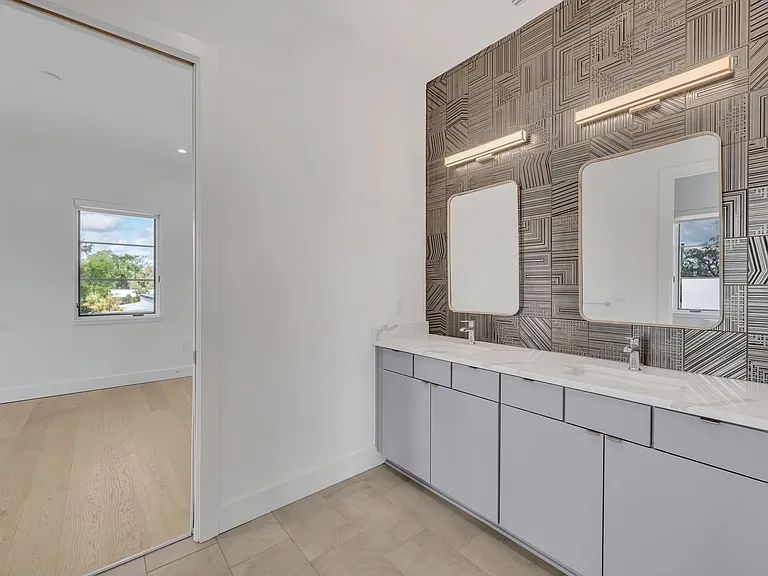 501 W Canton Ave — Photo 16