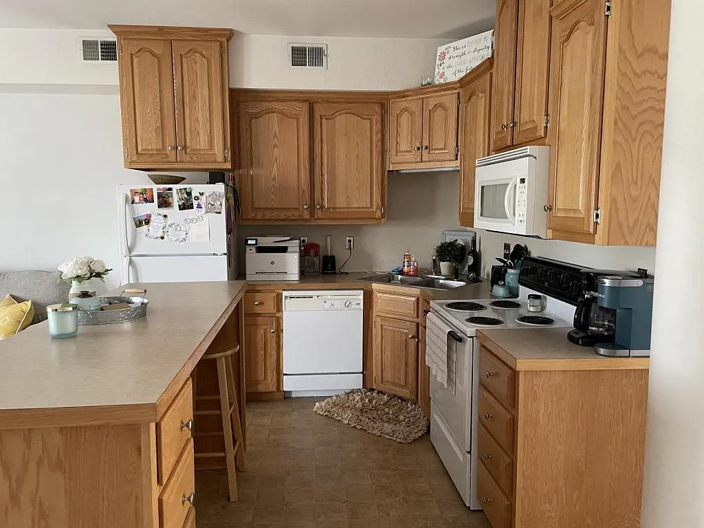 706 Canterbury Dr, Apartment H — Photo 4