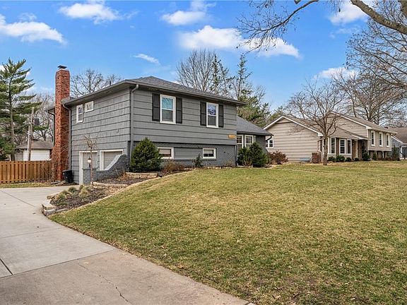 3rd image of 4309 W 82nd St
