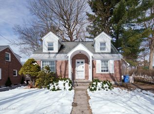 18 Oxford Rd, Albany, NY 12203