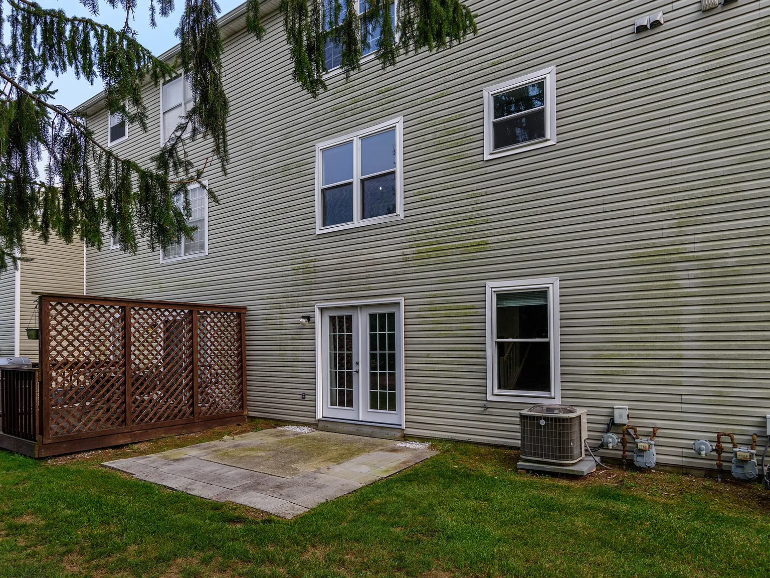3 bed, 1442 sqft, $1,999 — Photo 4