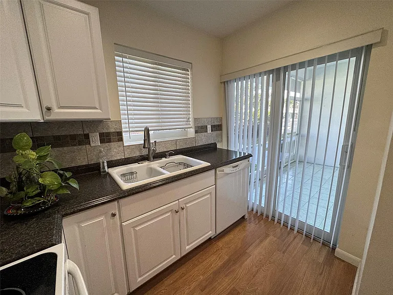 2100 NE 38th St #138 — Photo 20