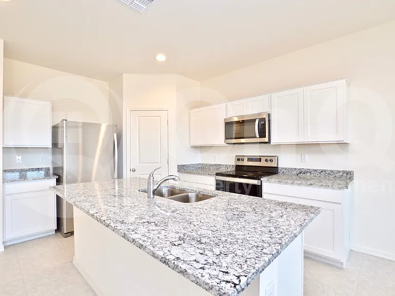 358 S Borromeo Dr — Photo 5