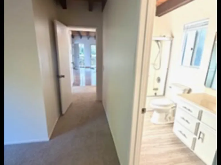 Hillcrest Dr — Photo 11