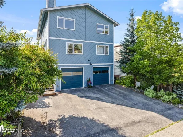 610 N St APT 1, Anchorage, AK 99501