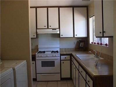 5th image of 1516 Rolling Hills Dr