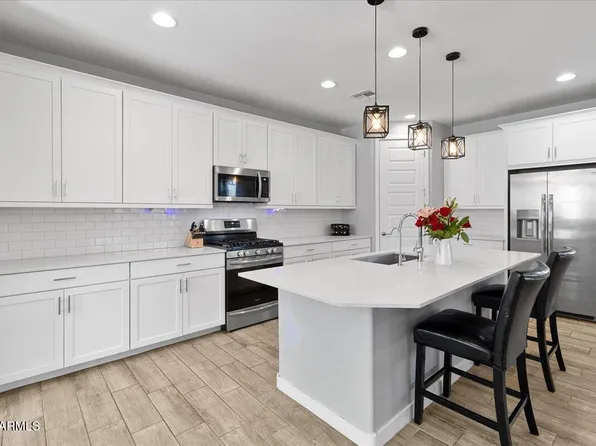 19447 W MARIPOSA Drive, Litchfield Park, AZ 85340