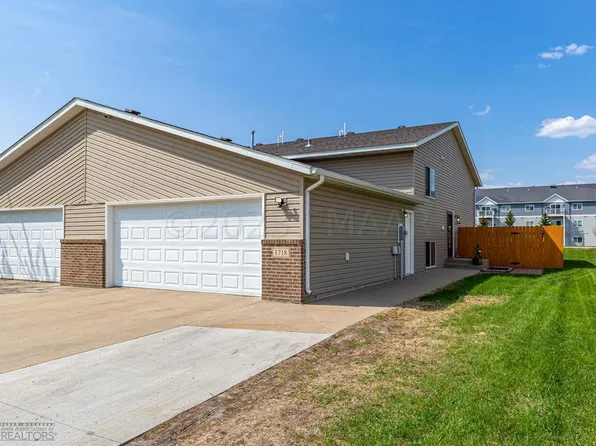 1718 41st Ave S, Moorhead, MN 56560