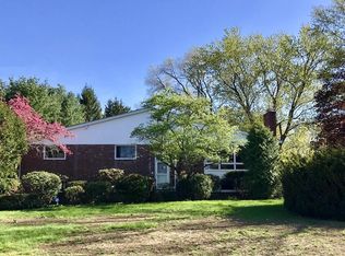 8 Riverbend Dr, Natick, MA 01760