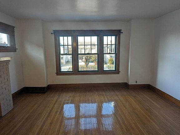 3rd image of 35 Knox Ave