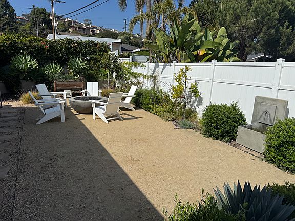 3rd image of 324 El Monte Dr